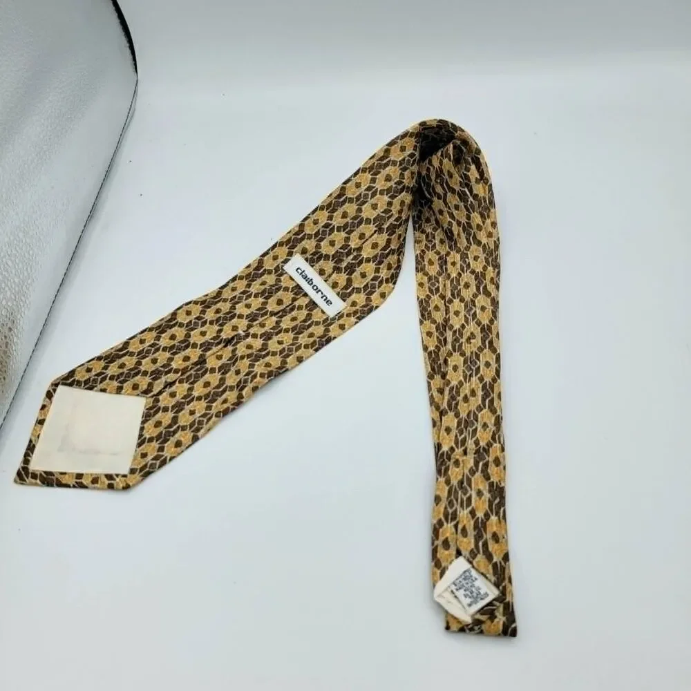Claiborne Men’s 100% Silk Necktie Hand Made Yellow Brown Size 55.5 x 3.75